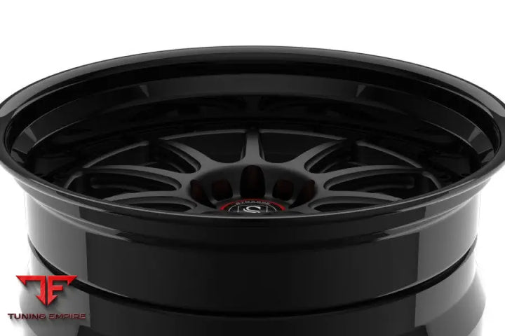 STRASSE R10 CIRCUIT SERIES FORGED WHEELS