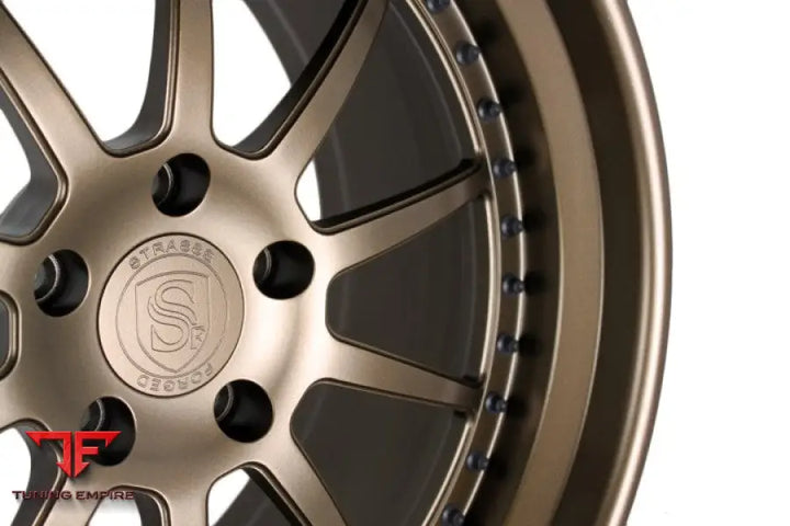 STRASSE R10 PERFORMANCE