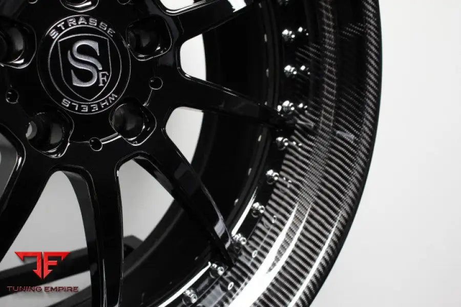 STRASSE R10 PERFORMANCE