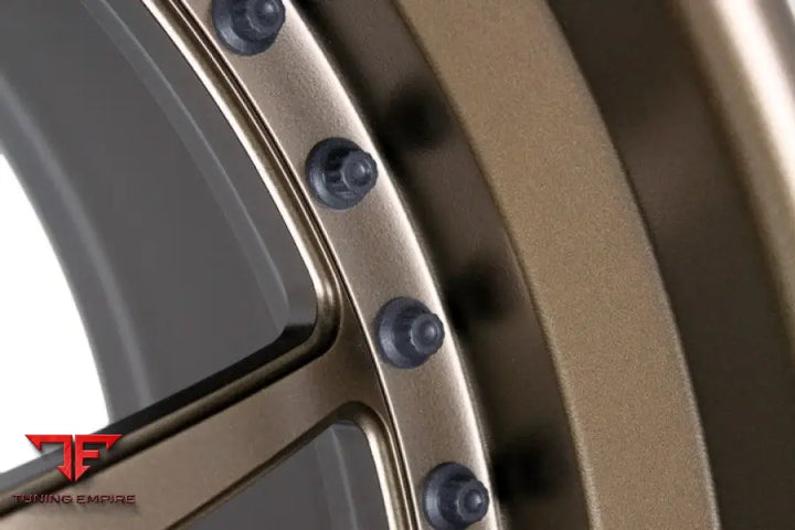 STRASSE R10 PERFORMANCE