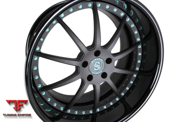 STRASSE R10 SIGNATURE