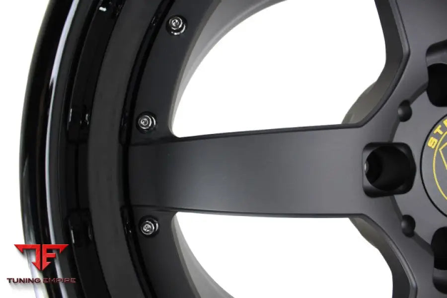 STRASSE S5 PERFORMANCE