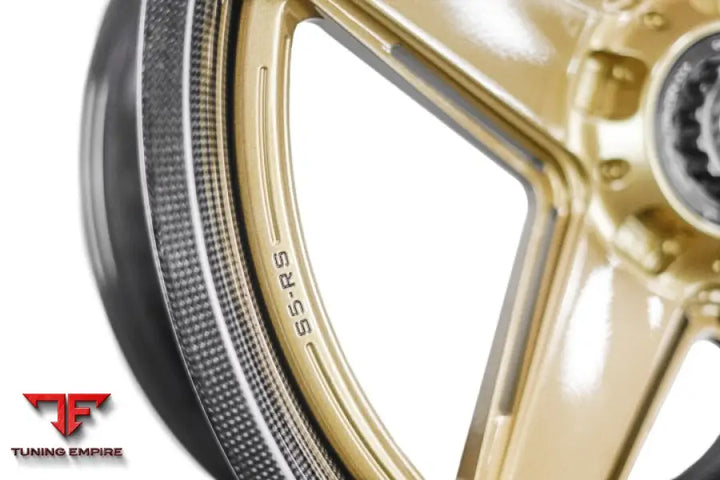 STRASSE S5-RS CARBON