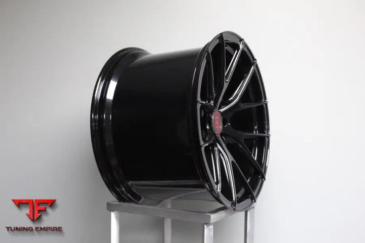 STRASSE SM6R DEEP CONCAVE FORGED WHEELS