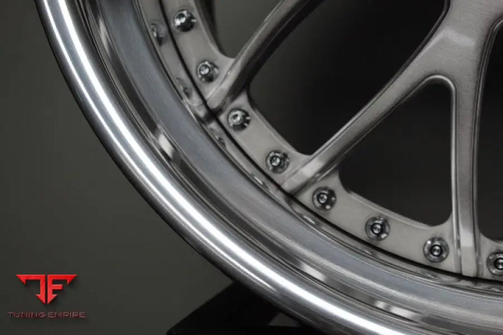 STRASSE SM8 PERFORMANCE FORGED WHEELS