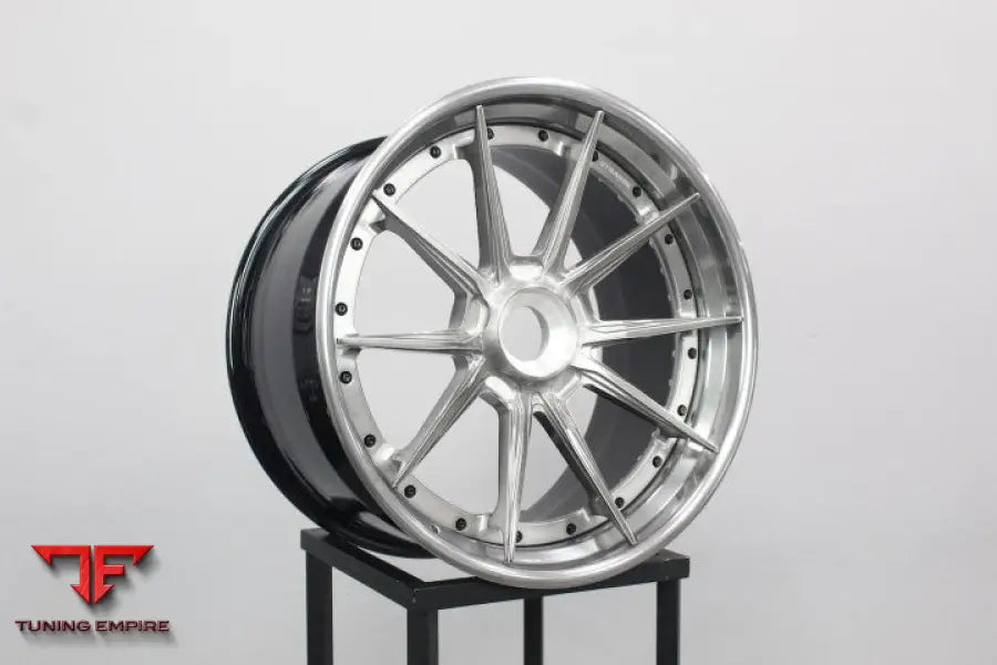 STRASSE SV10 DEEP CONCAVE FORGED WHEELS