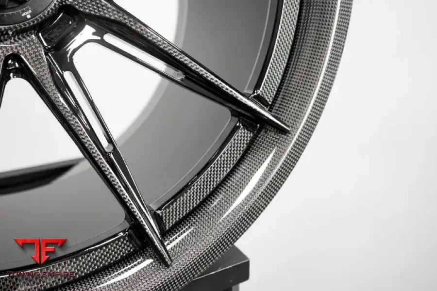 STRASSE SV10-RS CARBON