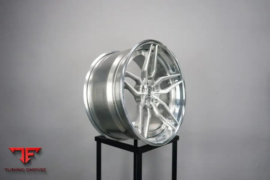 STRASSE SV4 DEEP CONCAVE FORGED WHEELS