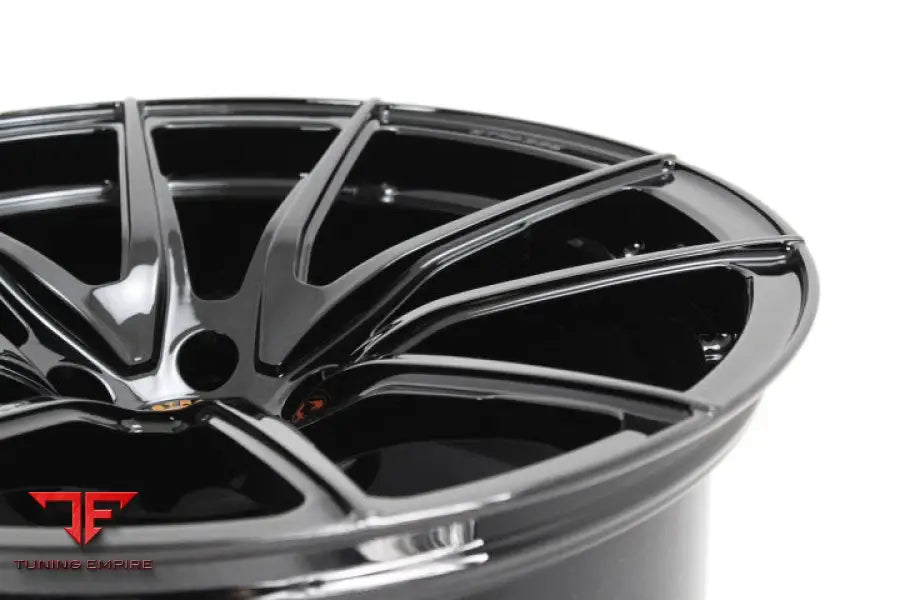 STRASSE SV9 DEEP CONCAVE FORGED WHEELS