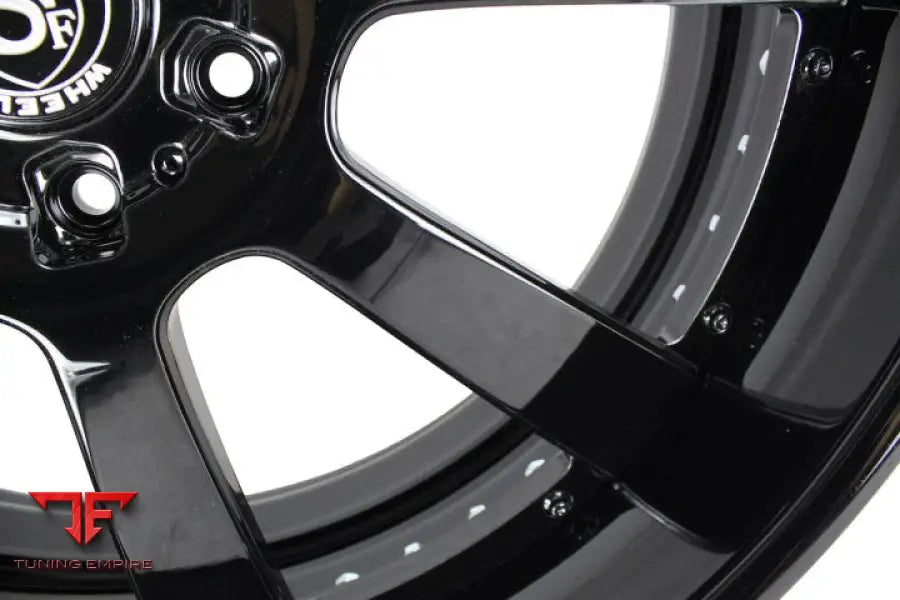 STRASSE T8 SIGNATURE