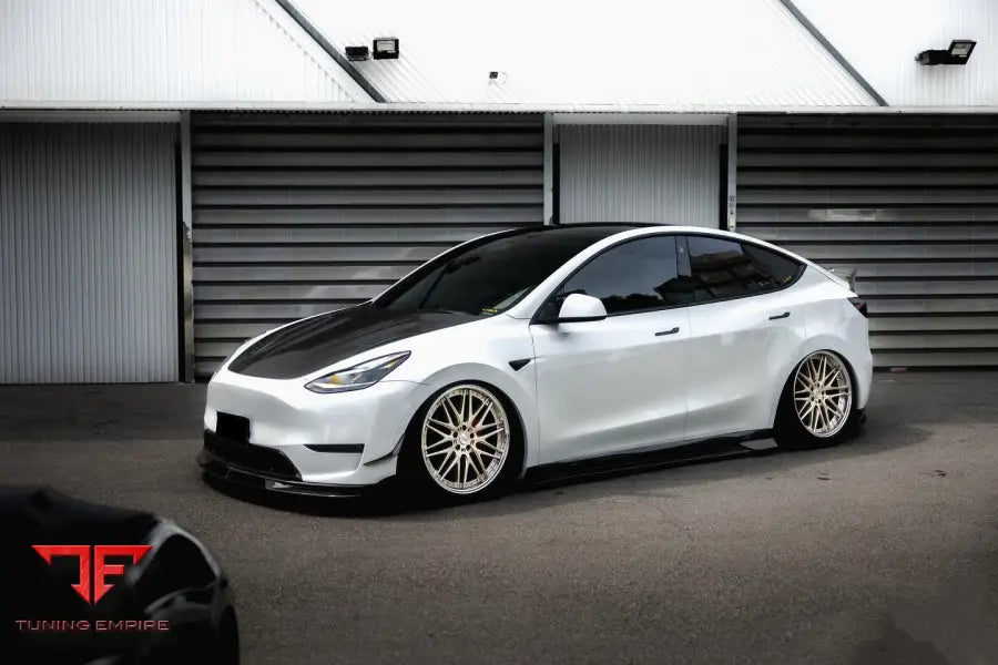 TESLA MODEL Y / IMP PERFORMANCE CARBON FIBER SIDE SKIRTS BSD