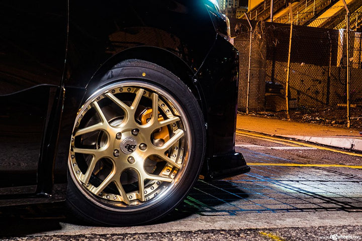 TOYOTA VOXY on custom forged wheels