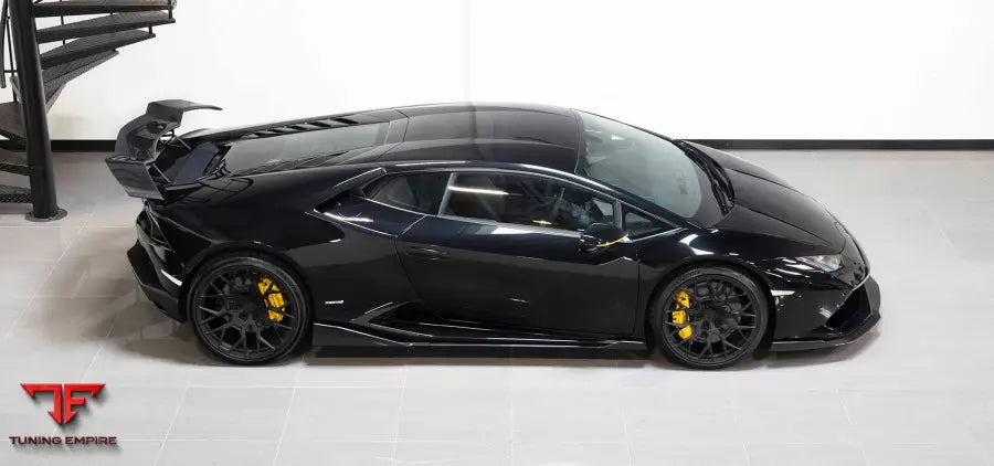 URBAN LAMBORGHINI HURACAN