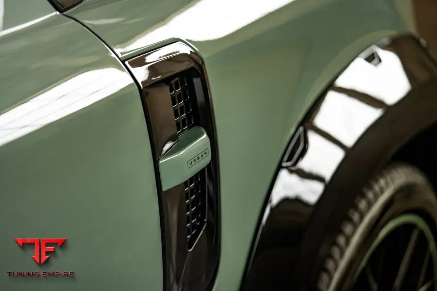 URBAN LAND ROVER 75TH ANNIVERSARY DEFENDER