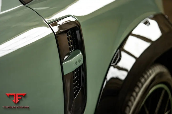 URBAN LAND ROVER 75TH ANNIVERSARY DEFENDER