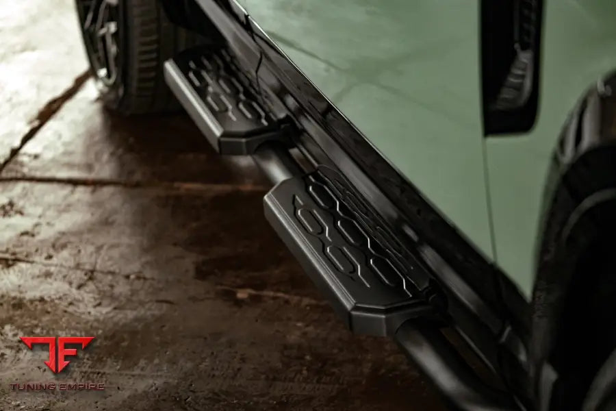 URBAN LAND ROVER 75TH ANNIVERSARY DEFENDER