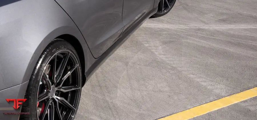 URBAN TESLA MODEL 3