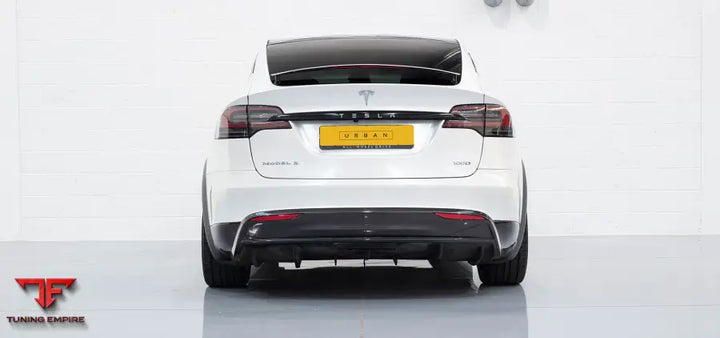 URBAN TESLA MODEL X