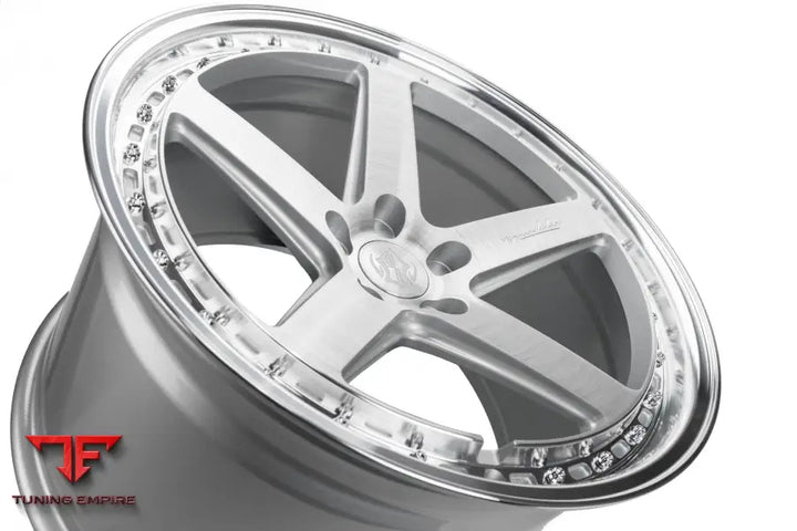 VIP Modular FF 550 finish detail