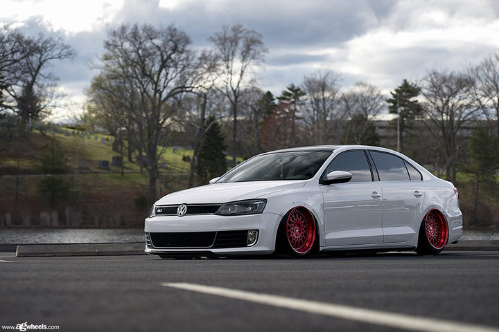 VOLKSWAGEN JETTA on custom forged wheels