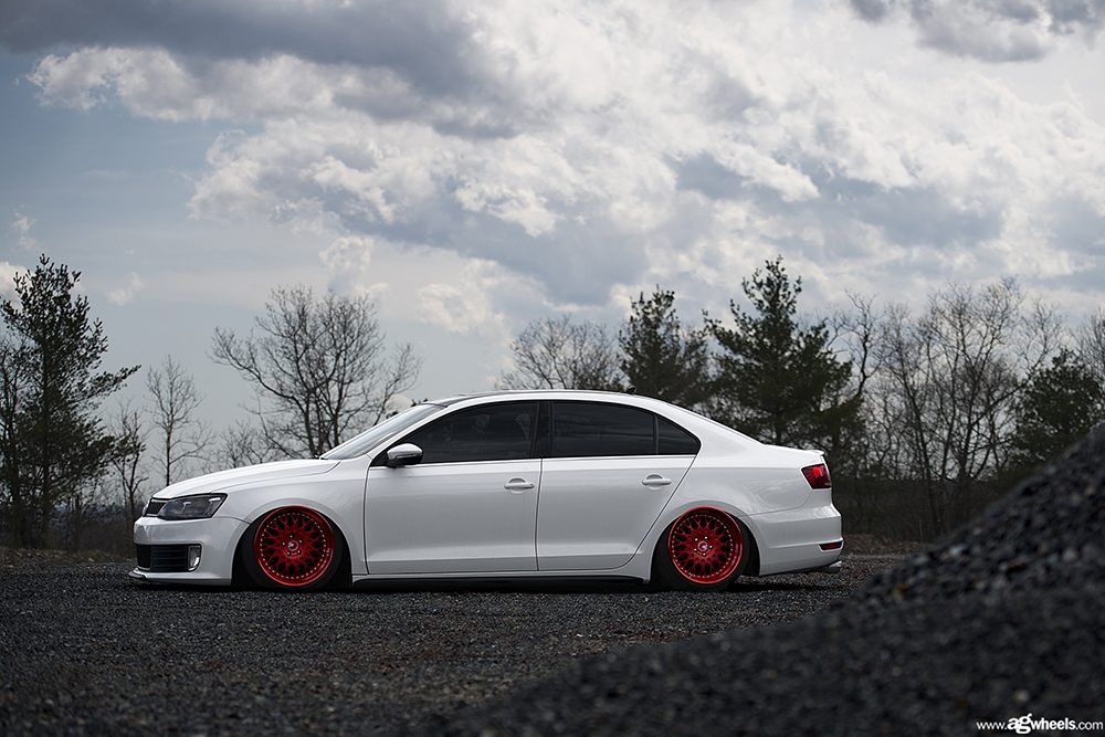 VOLKSWAGEN JETTA on custom forged wheels