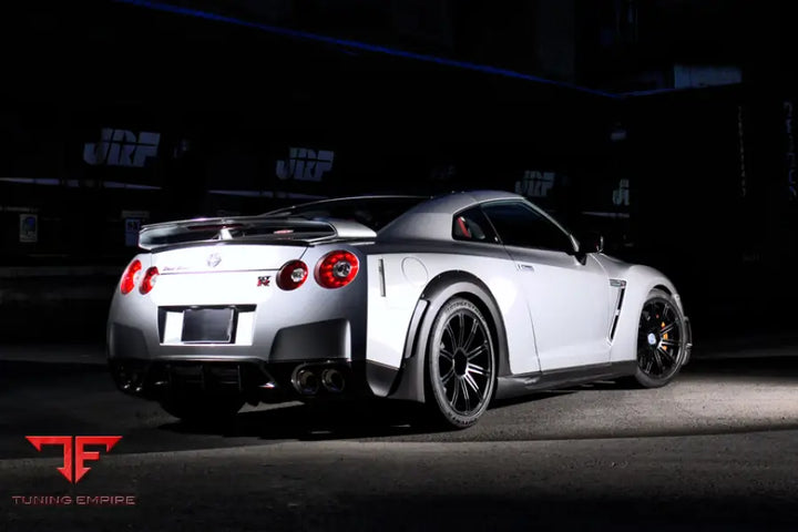 WALD NISSAN GT-R R35