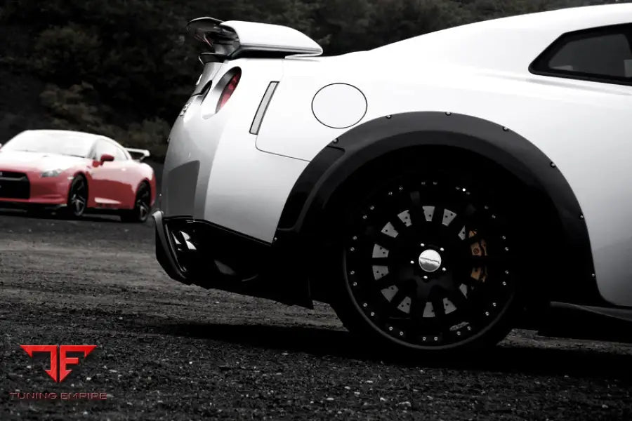 WALD NISSAN GT-R R35